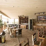 Hotell Surfers Peniche 4*