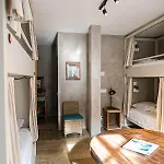 Surfers Peniche Hotell