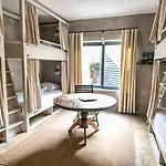 酒店 Surfers Peniche 4*