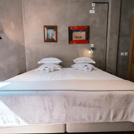 Hotel Surfers Peniche 4*