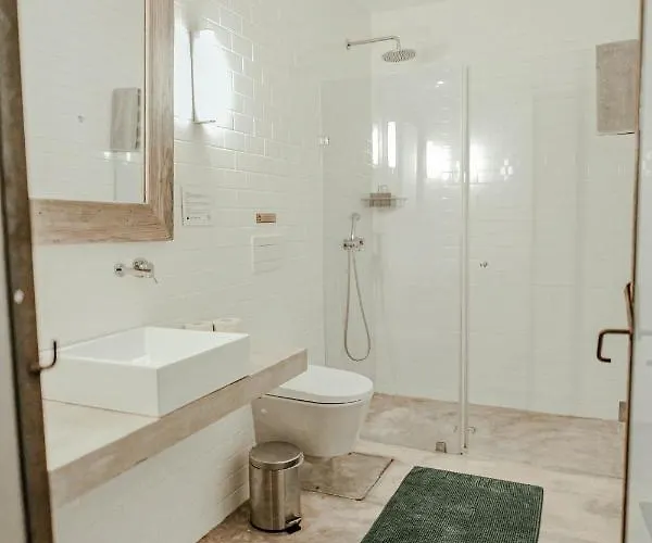 Surfers Peniche Hotel